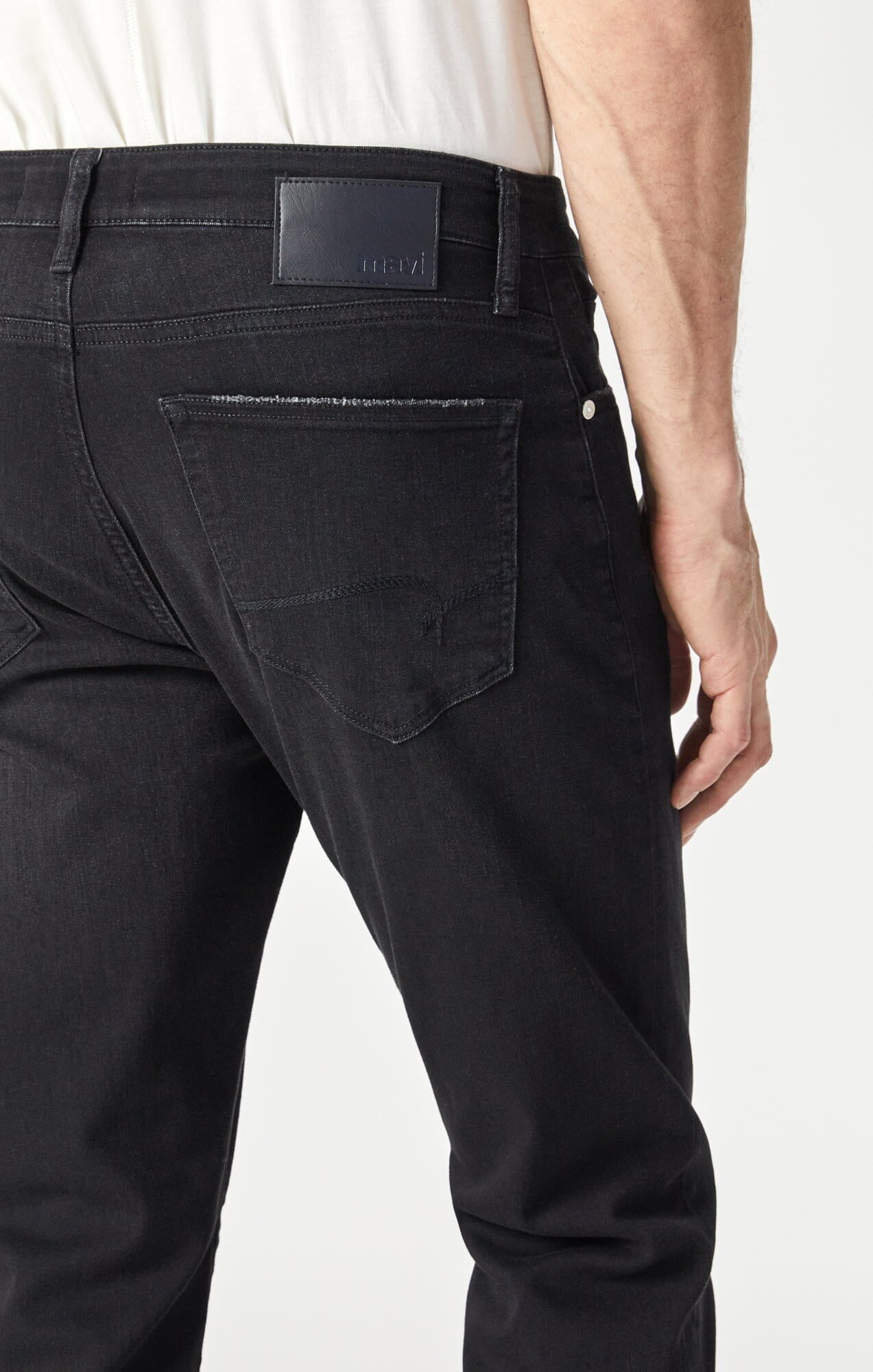 Zach Straight Leg Jean Coal Black
