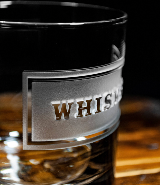 Whiskey Emblem Round Rocks Glass Detail