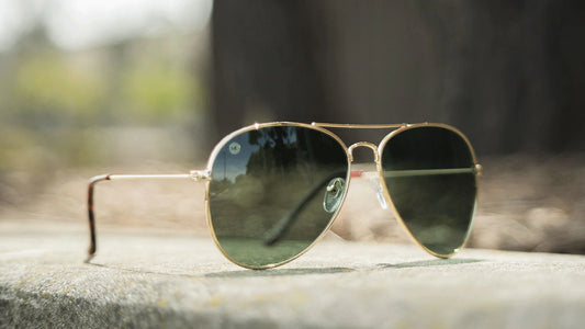 Gold polarized aviator sunglasses 